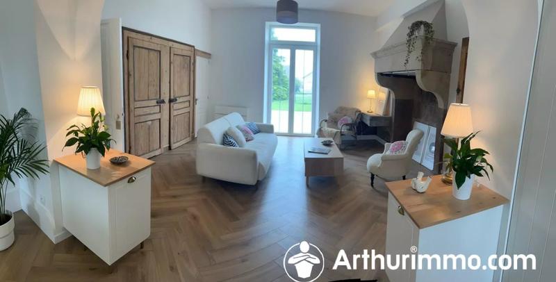 Maison - 220 m² - 8 pièces