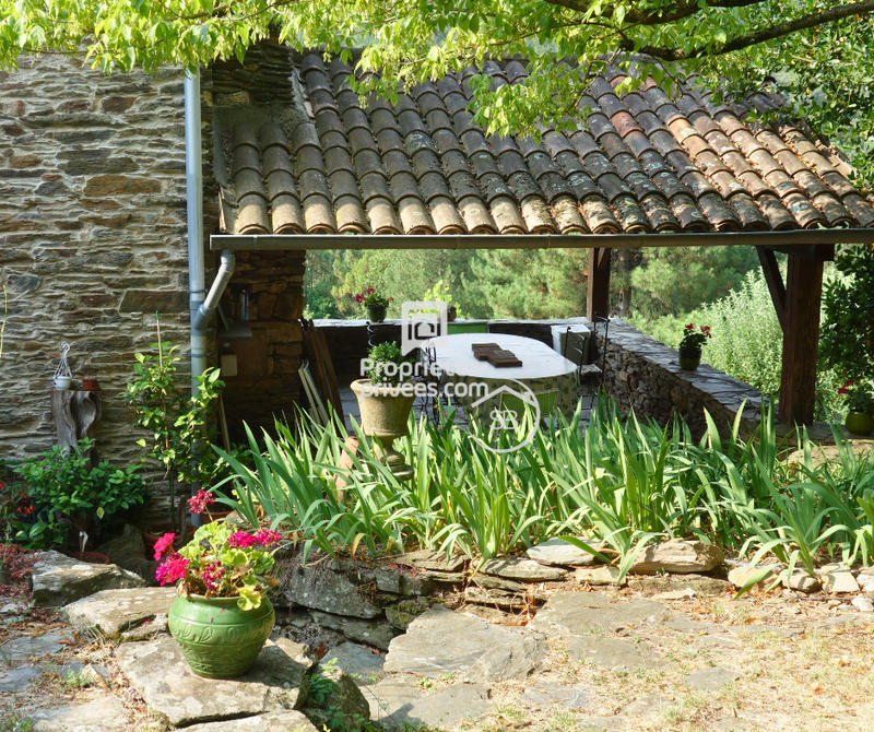 Mas - 215 m² - 8 pièces