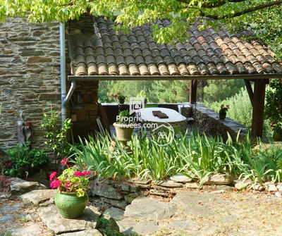 Mas - 215 m² - 8 pièces