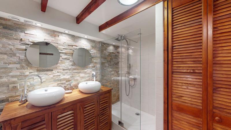 Propriété - 612 m² - 12 pièces