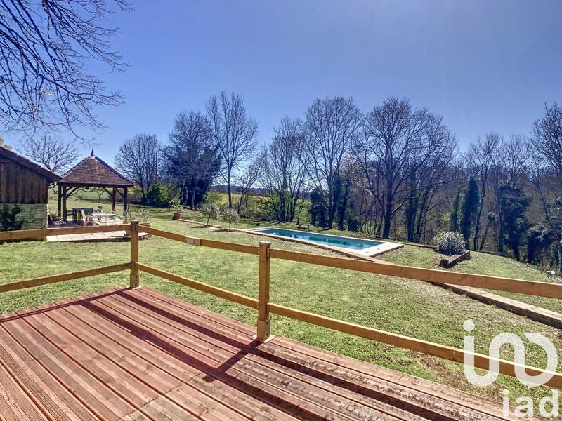 Maison - 180 m² - 5 pièces