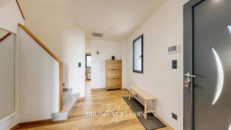 Villa - 198 m² - 8 pièces