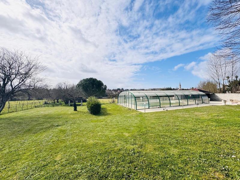 Maison - 258 m² - 9 pièces