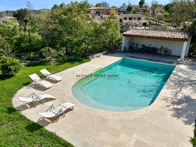 Maison - 257 m² - 6 pièces