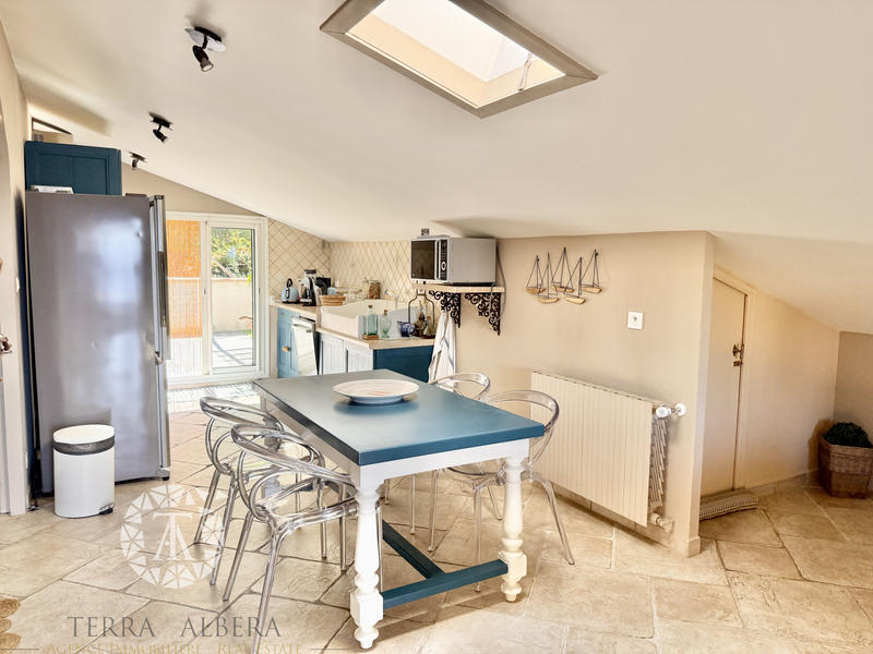 Villa - 254 m² - 10 pièces