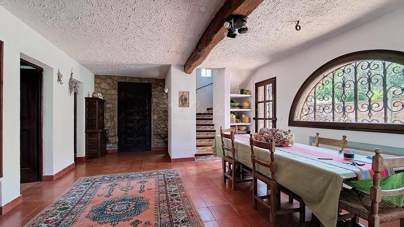 Maison - 206 m² - 9 pièces