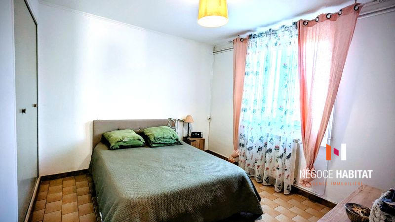 Maison - 235 m² - 10 pièces