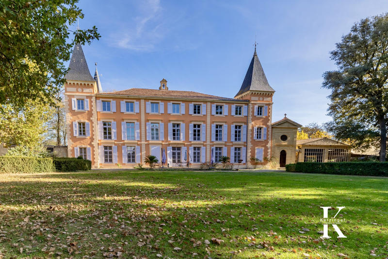 Château - 1 450 m² - 28 pièces