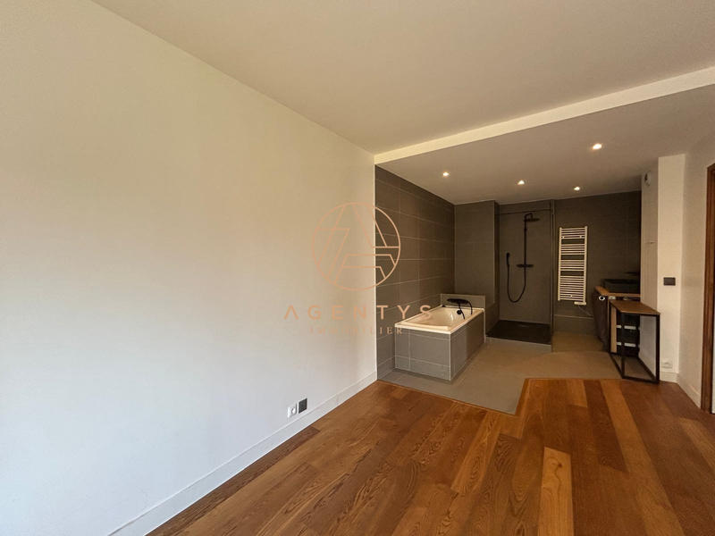 Appartement - 104 m² - 4 pièces