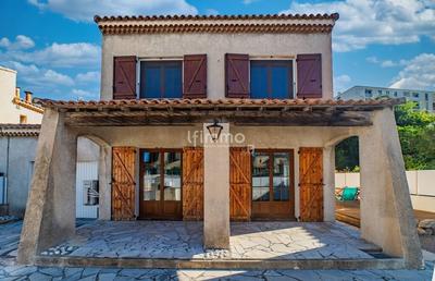 Maison - 113 m² - 5 pièces