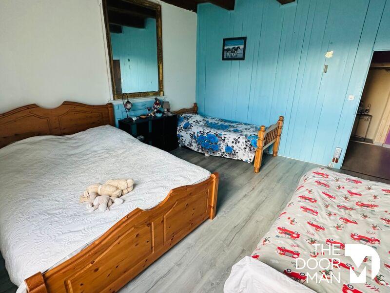 Maison - 270 m² - 7 pièces