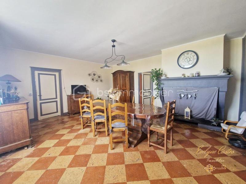 Maison - 323 m² - 8 pièces