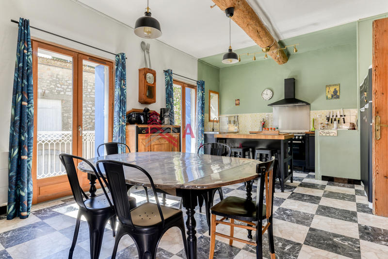 Maison de village - 195 m² - 9 pièces