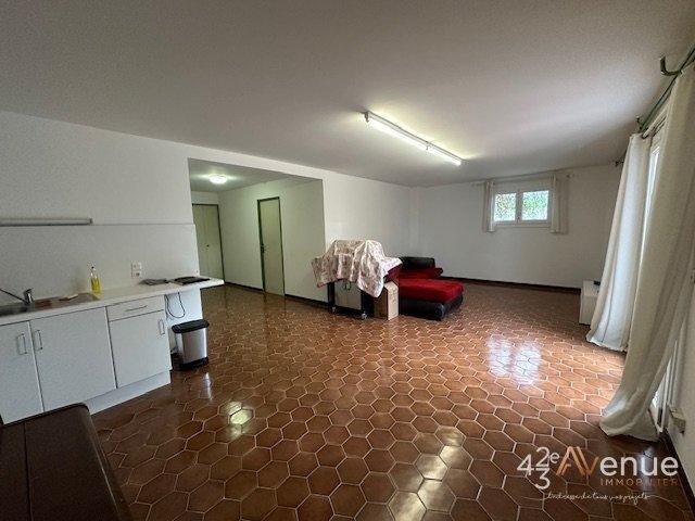 Maison - 222 m² - 7 pièces