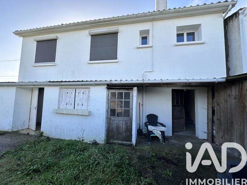 Maison - 93 m² - 8 pièces