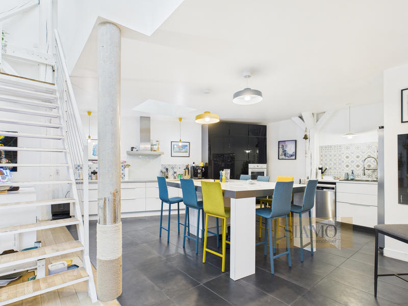 Appartement - 232 m² - 7 pièces