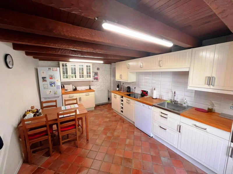 Maison traditionnelle - 157 m² - 8 pièces