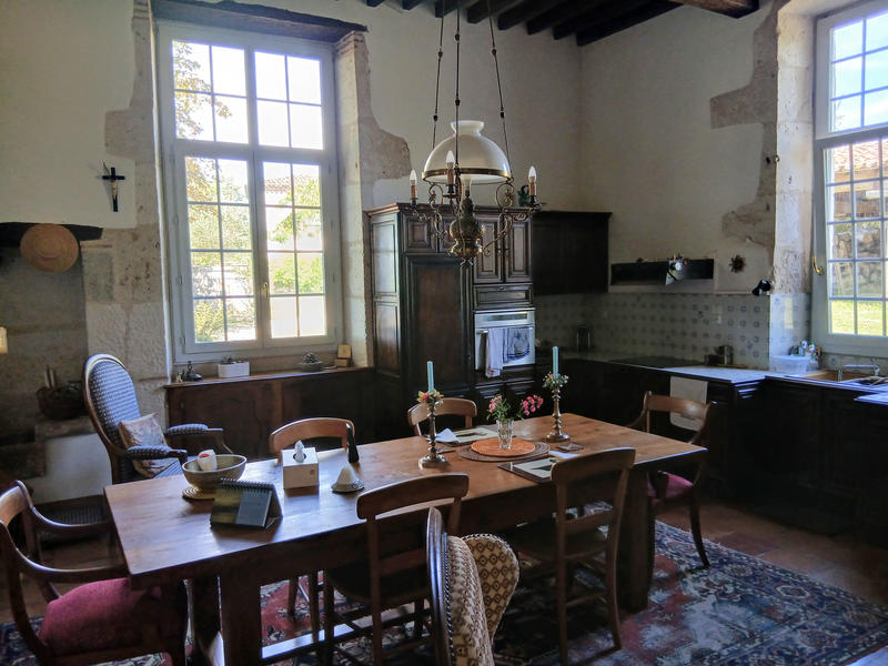 Maison - 785 m² - 15 pièces