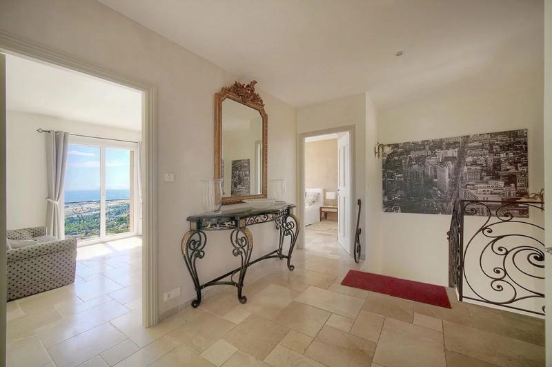 Villa - 210 m² - 5 pièces