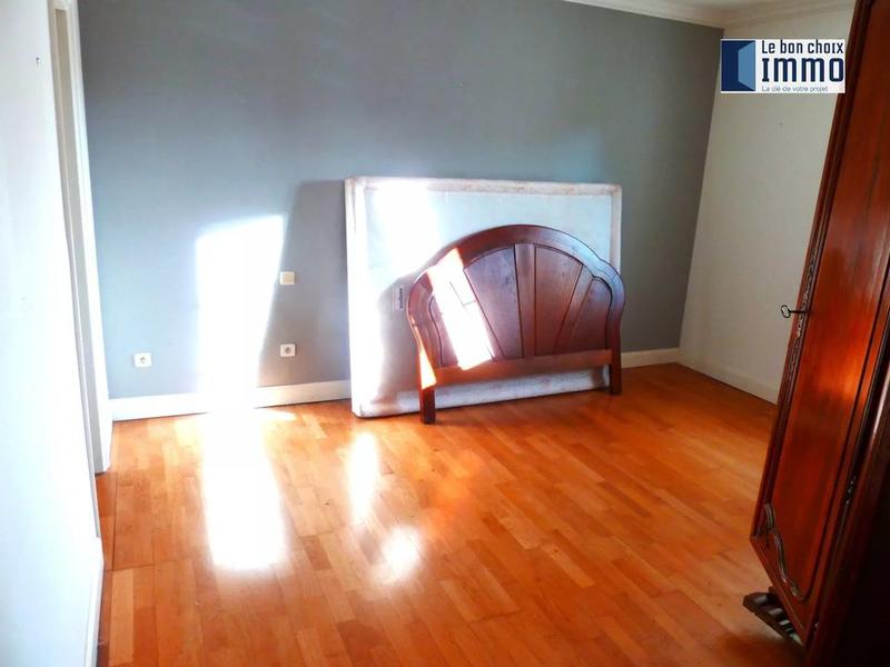 Pavillon - 181 m² - 7 pièces