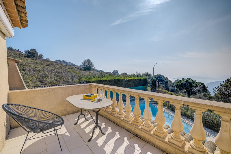 Villa - 220 m² - 6 pièces