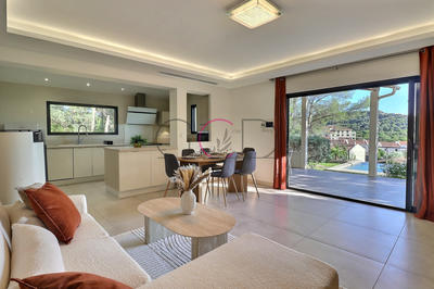 Maison - 154 m² - 7 pièces