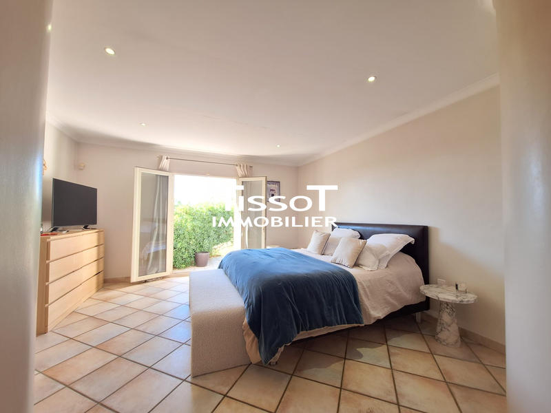 Maison - 198 m² - 5 pièces