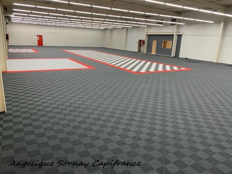 Local d'activité / Entrepôt - 2 930 m² - 8 pièces