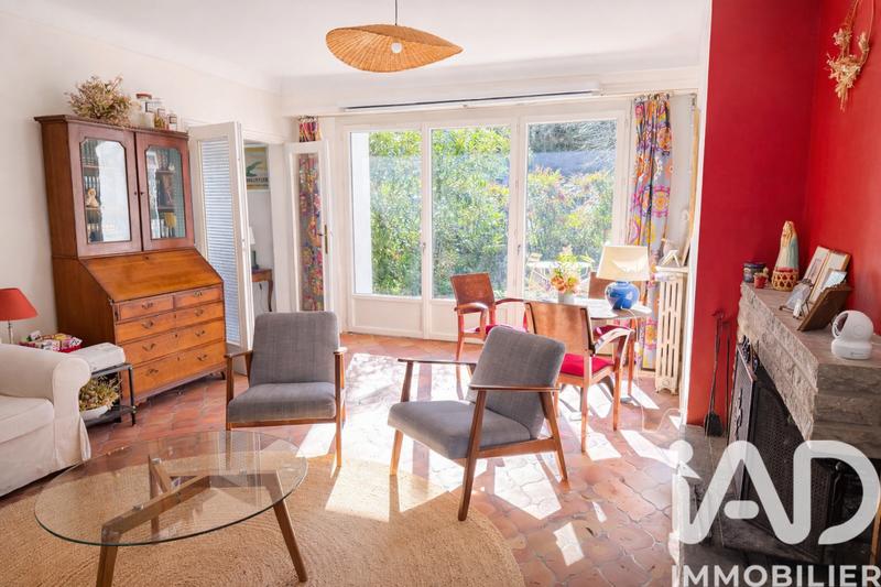 Maison - 241 m² - 7 pièces