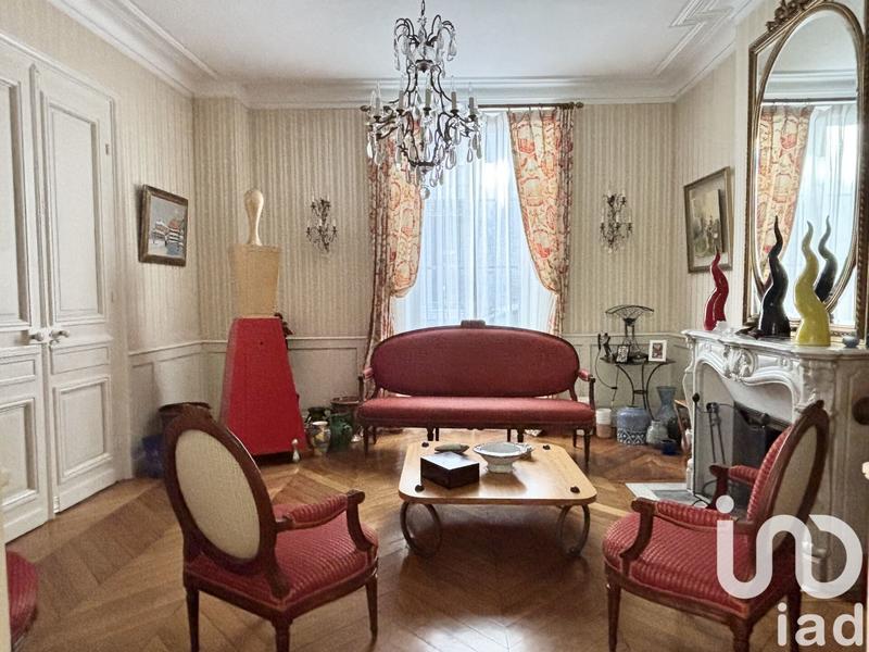 Maison - 286 m² - 11 pièces