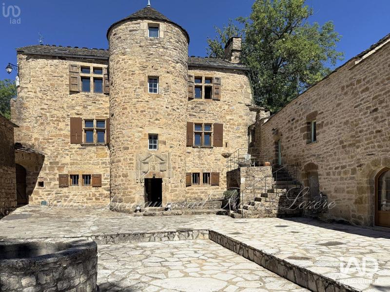 Maison - 415 m² - 16 pièces