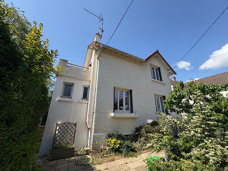 Maison - 95 m² - 5 pièces