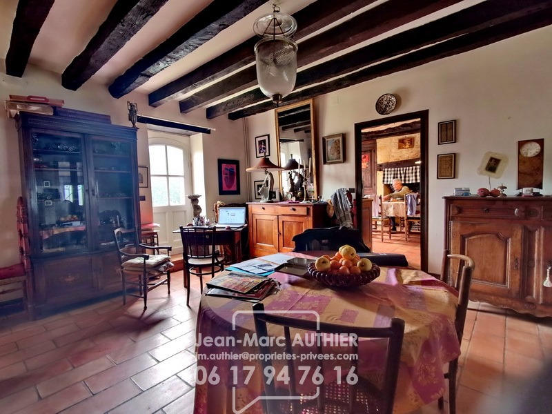 Maison - 293 m² - 9 pièces