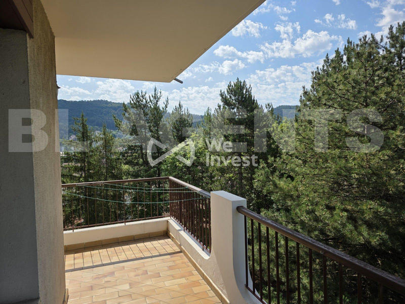 Appartement - 96 m² - 5 pièces