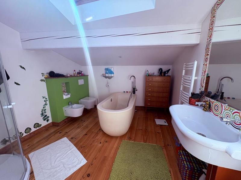 Maison - 252 m² - 7 pièces