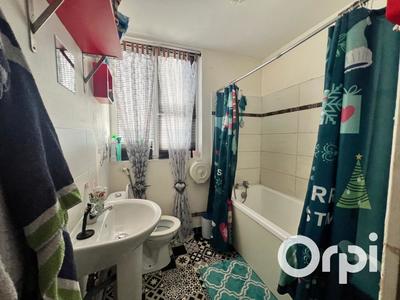 Maison - 82 m² - 5 pièces