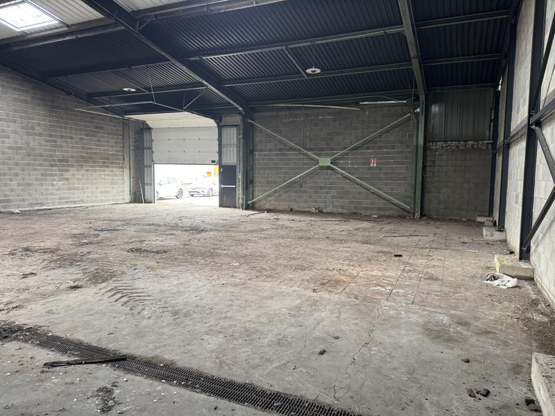 Entrepôt - 300 m²