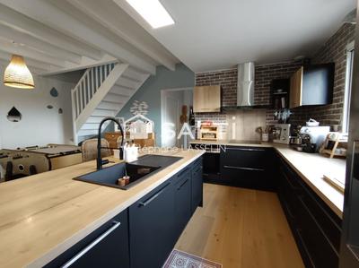 Maison - 162 m² - 9 pièces