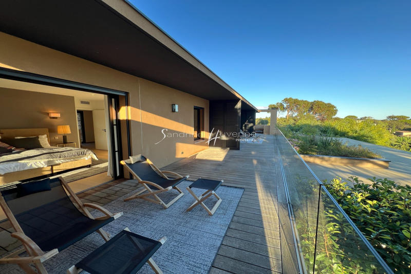 Propriété - 470 m² - 9 pièces