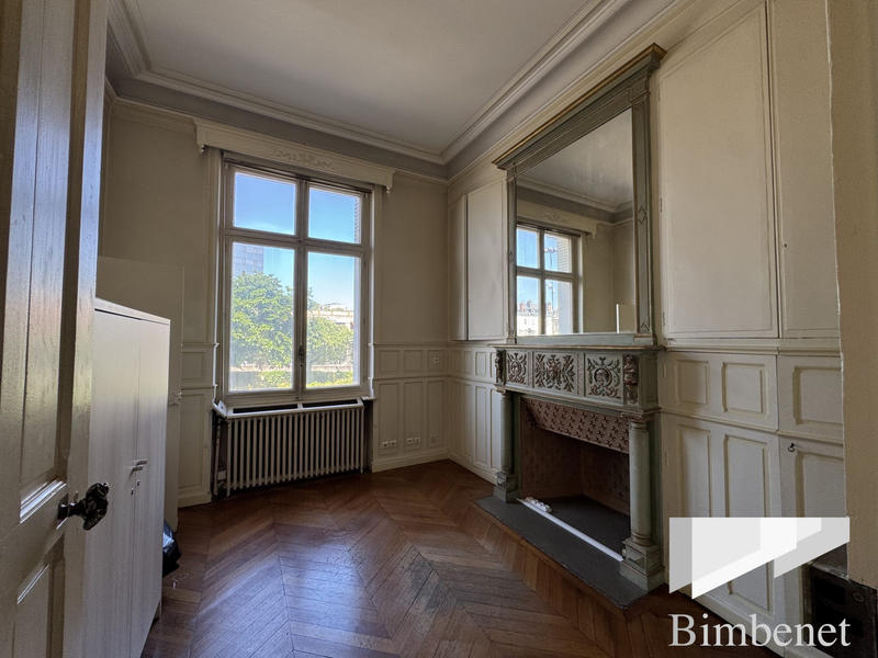 Appartement - 317 m² - 8 pièces