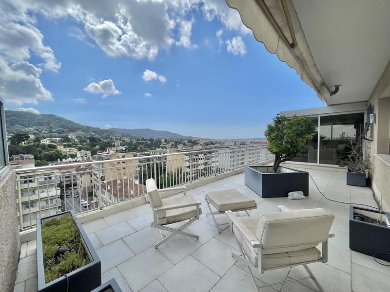 Appartement - 143 m² - 4 pièces