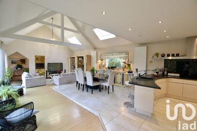 Maison - 181 m² - 8 pièces