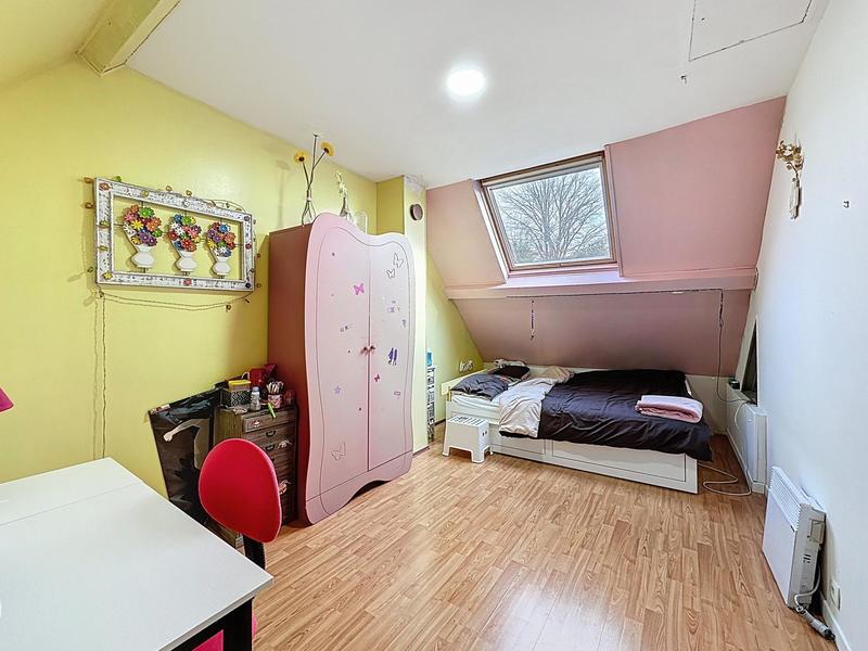 Maison - 240 m² - 9 pièces