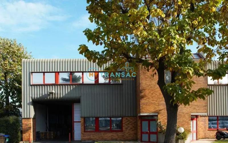 Local d'activité / Entrepôt - 1 044 m²