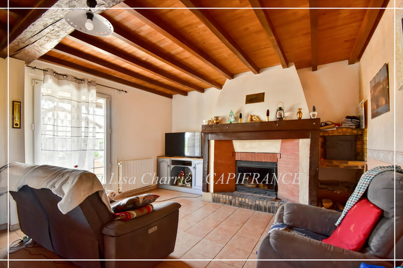 Propriété - 244 m² - 8 pièces