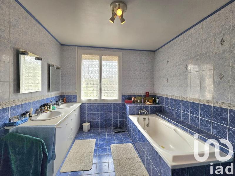 Maison - 285 m² - 10 pièces