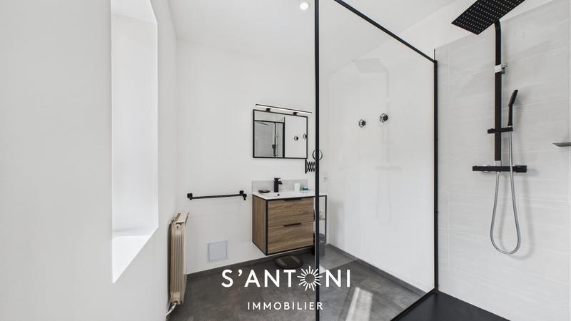 Maison - 181 m² - 6 pièces