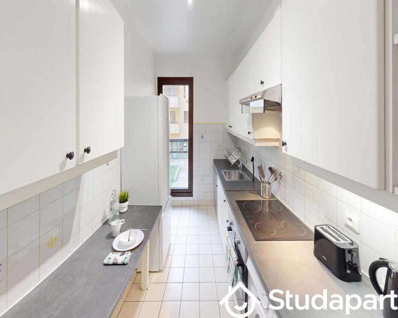 Chambre - 100 m² - 1 pièce