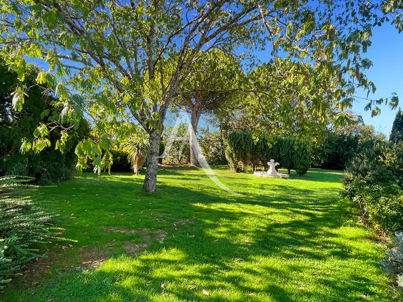 Maison - 180 m² - 7 pièces