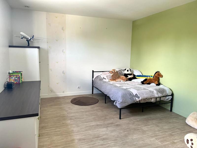 Maison - 235 m² - 8 pièces